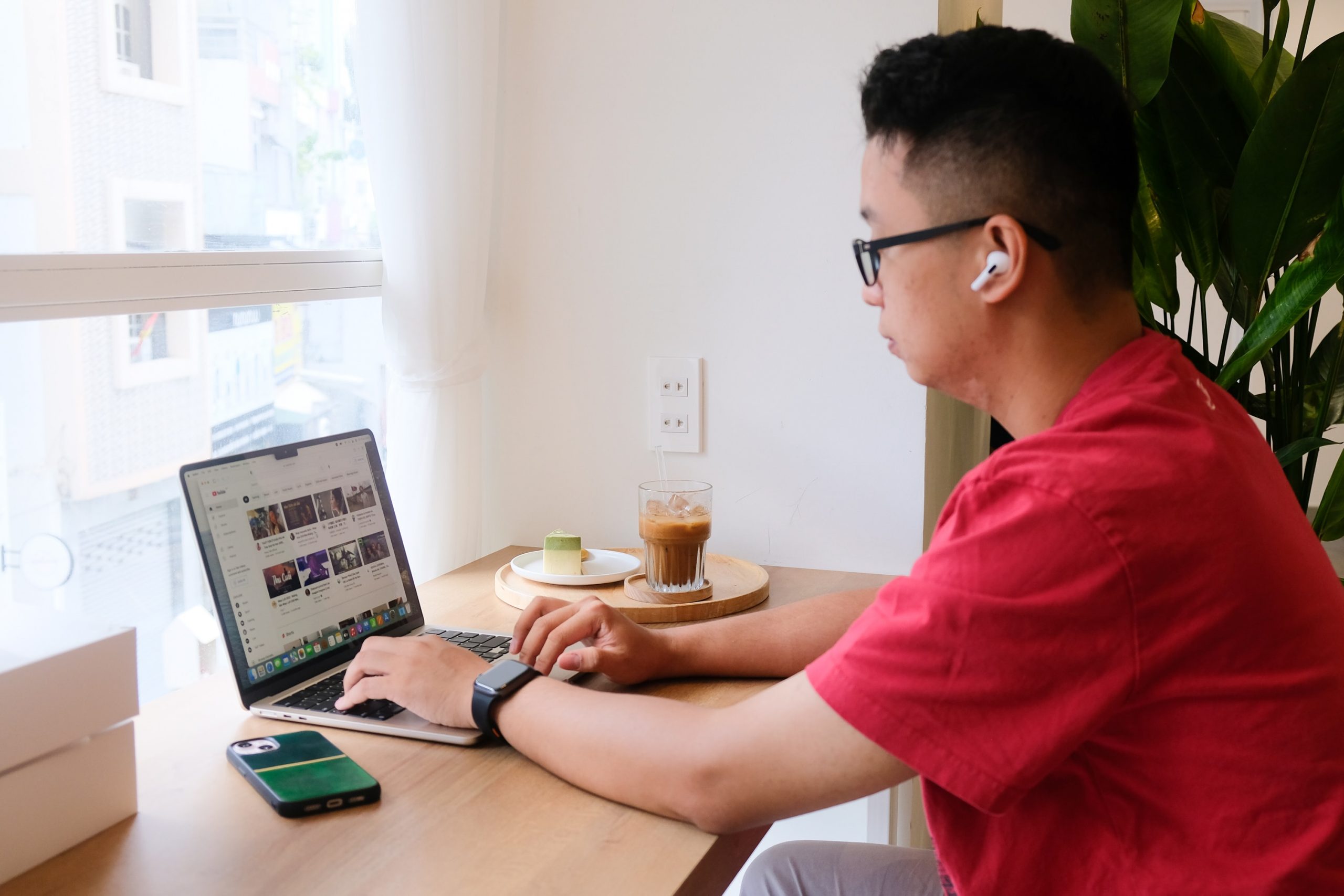 Connecting Worlds, Coding Futures: Exploring the Benefits of Hiring Vietnamese Software Developers